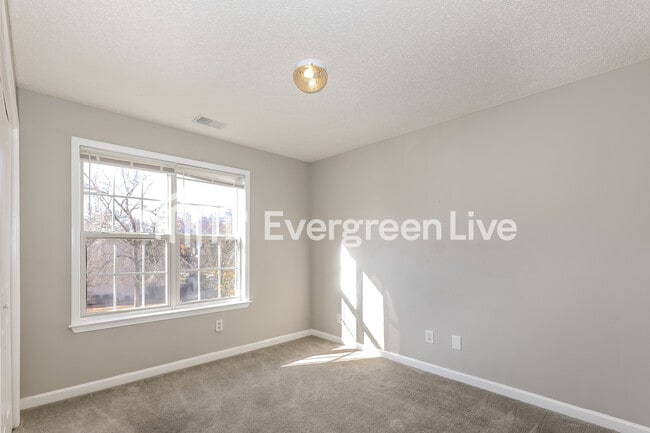 Building Photo - 185 Argonne Dr