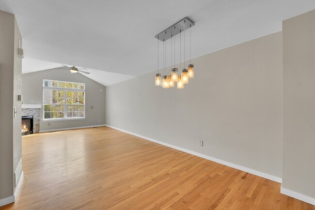 Building Photo - $2,800.00- 3-bed, 3.5 bath Townhome with Finished Basement and Fireplace in Broomfield!