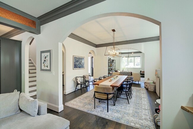 Building Photo - 5bd/3.5ba Seattle Home