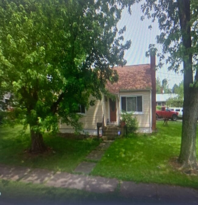 Building Photo - One Floor Living - 3 Bedrooms with 2-Car Garage