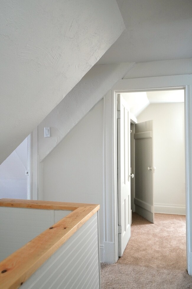 Building Photo - 511 S 2nd St