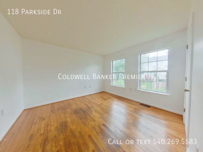 Building Photo - 118 Parkside Dr