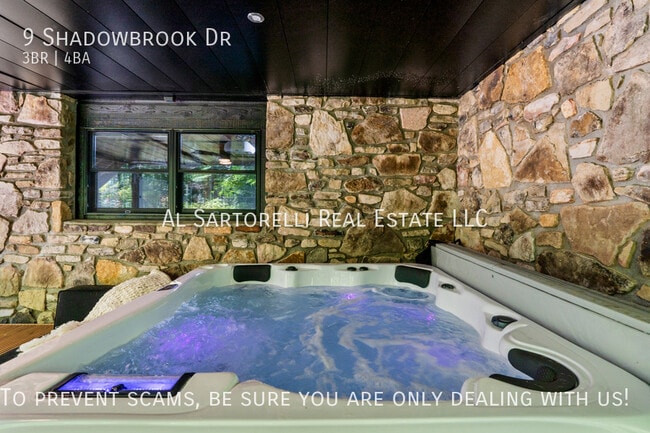 Building Photo - 9 Shadowbrook Dr