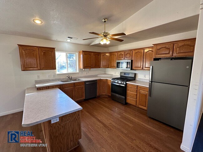 Building Photo - 3 Bedroom Apartment In Veyo