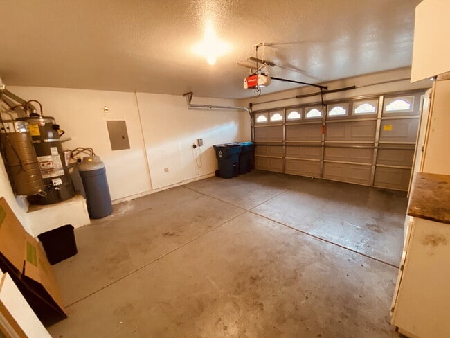 Building Photo - 8217 Ocean Terrace Way