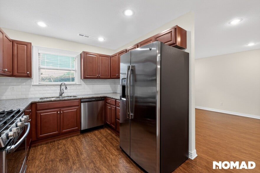 Building Photo - 2088 E Custer Ln