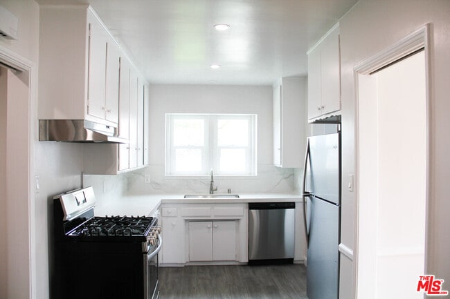 Building Photo - 6263 S La Tijera Blvd