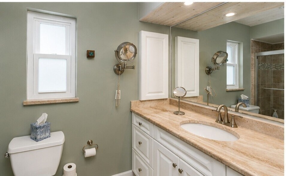 Building Photo - 2876 Captiva Dr