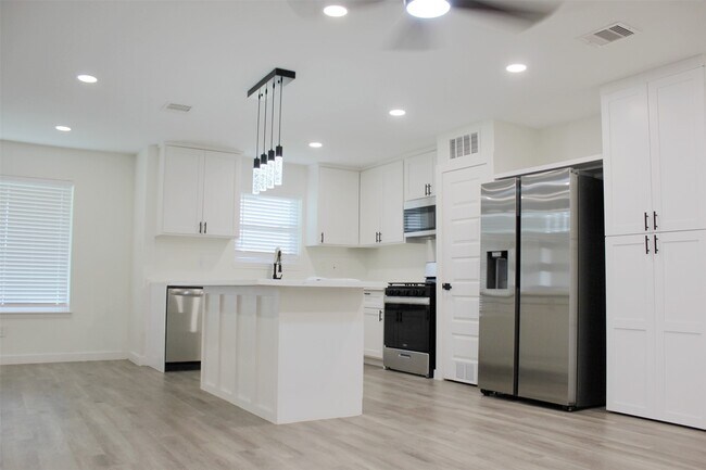 Building Photo - 5310 Randon Rd