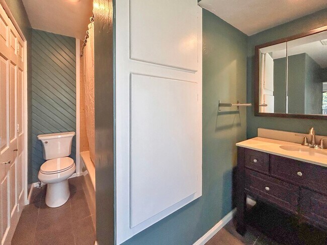 Building Photo - HISTORIC TWO-STORY HOME WITH CHARMING FEATURES AND CONVENIENT LOCATION IN WHEAT RIDGE