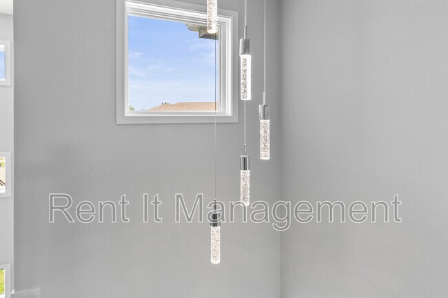 Building Photo - 18765 Larimore St