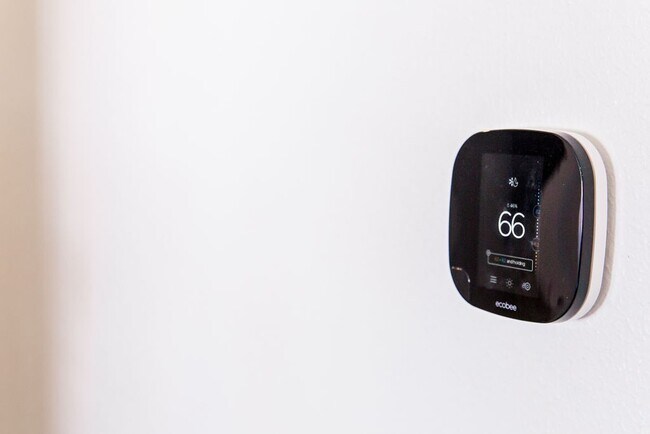 Building Photo - Gorgeous Fully Furnished 3 Bd 2 Bath Vacation Home!