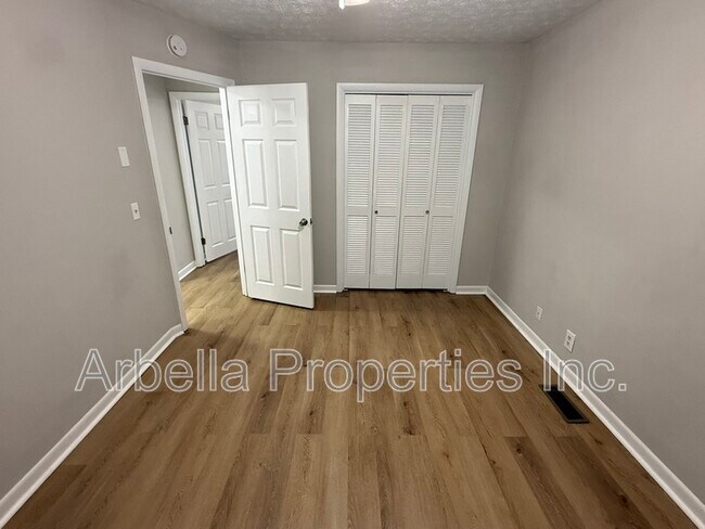 Building Photo - 956 Kendrick Creek Rd