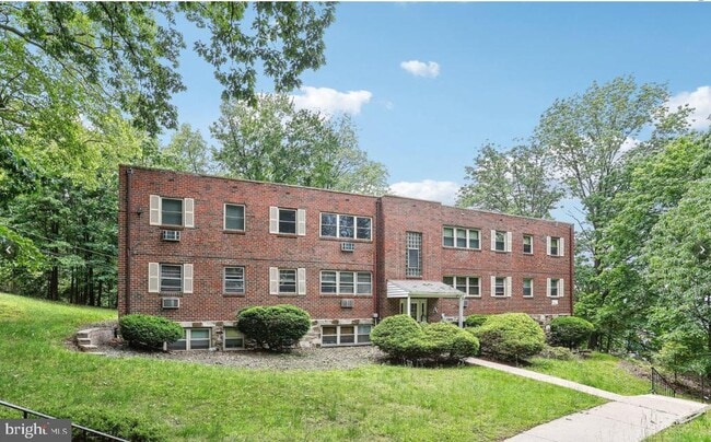 Building Photo - 1100 Tyson Ave