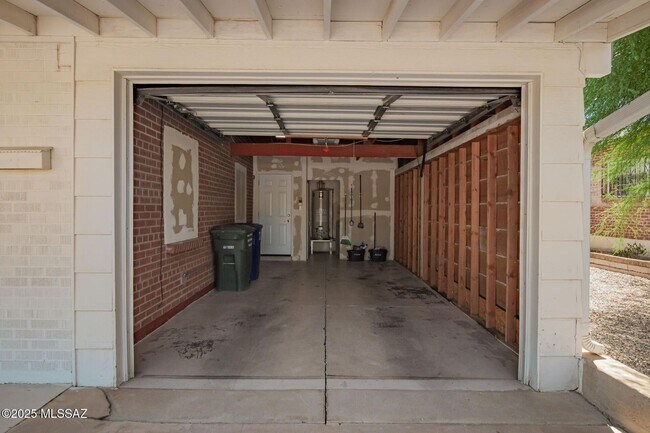 Building Photo - Charming 3bed/2 bath home located in the heart of Tucson, just minutes from the University of Ari...