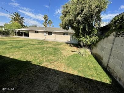 Building Photo - 2139 S La Rosa Dr