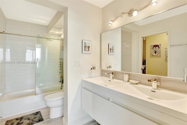 Building Photo - 7135 Collins Ave