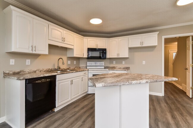 Building Photo - 4960 Grand Pines Dr