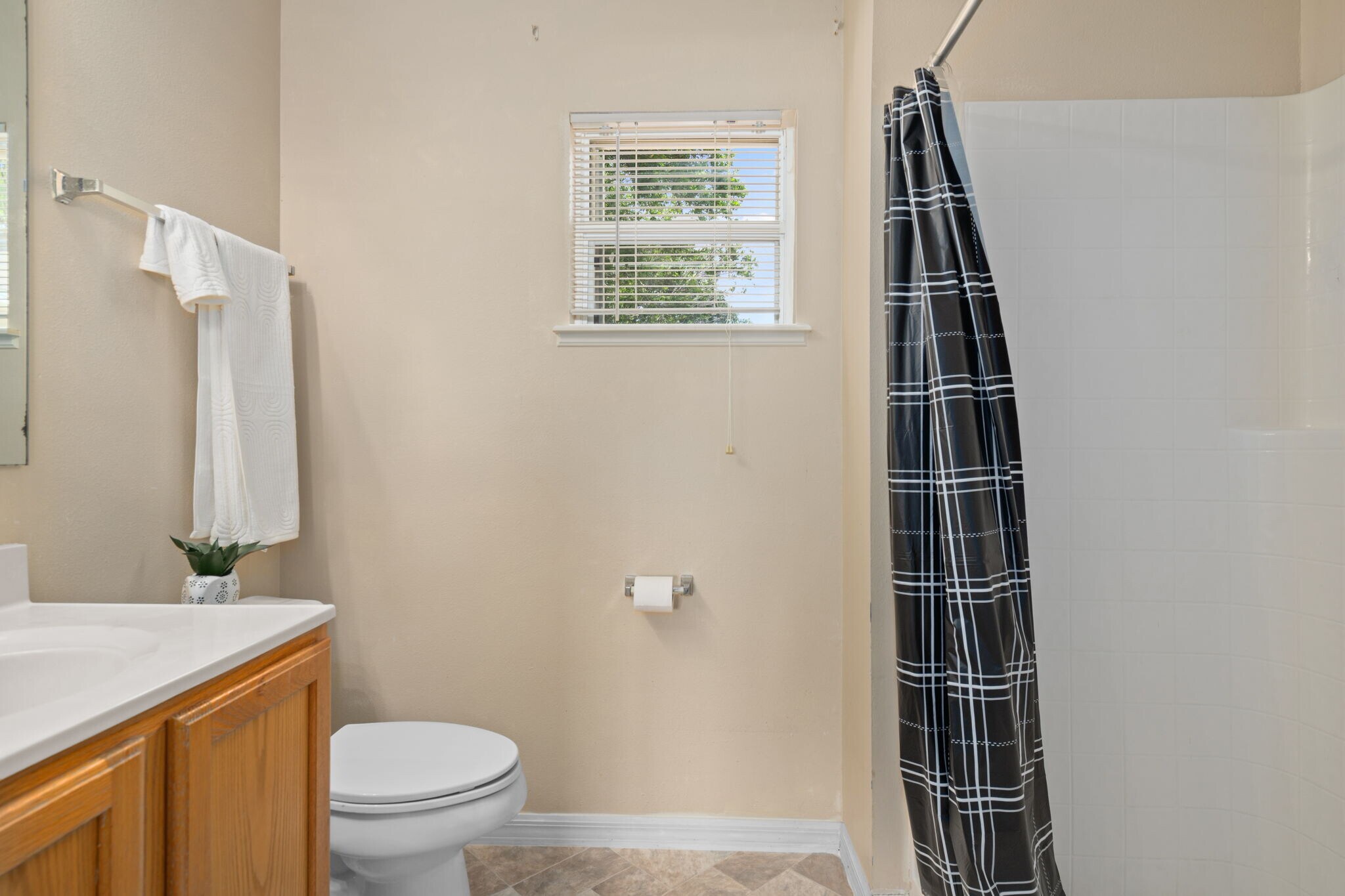 Building Photo - 9572 Horizon Dr