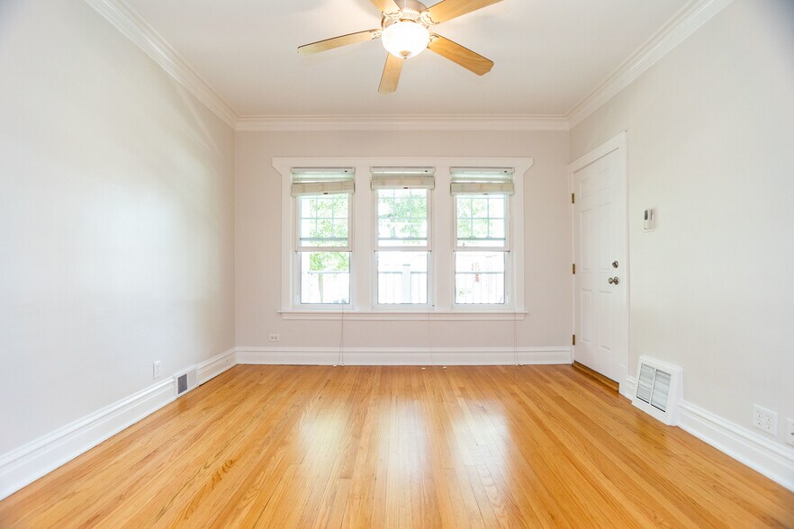 Building Photo - 5023 N Kolmar Ave