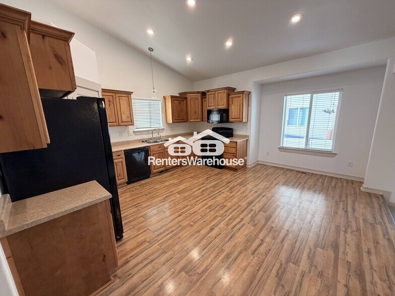 Building Photo - 7559 Levi Ln