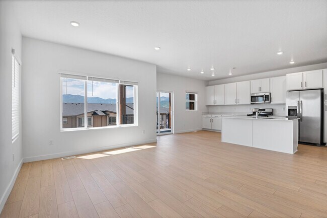 Building Photo - 2389 Wildwood Ln