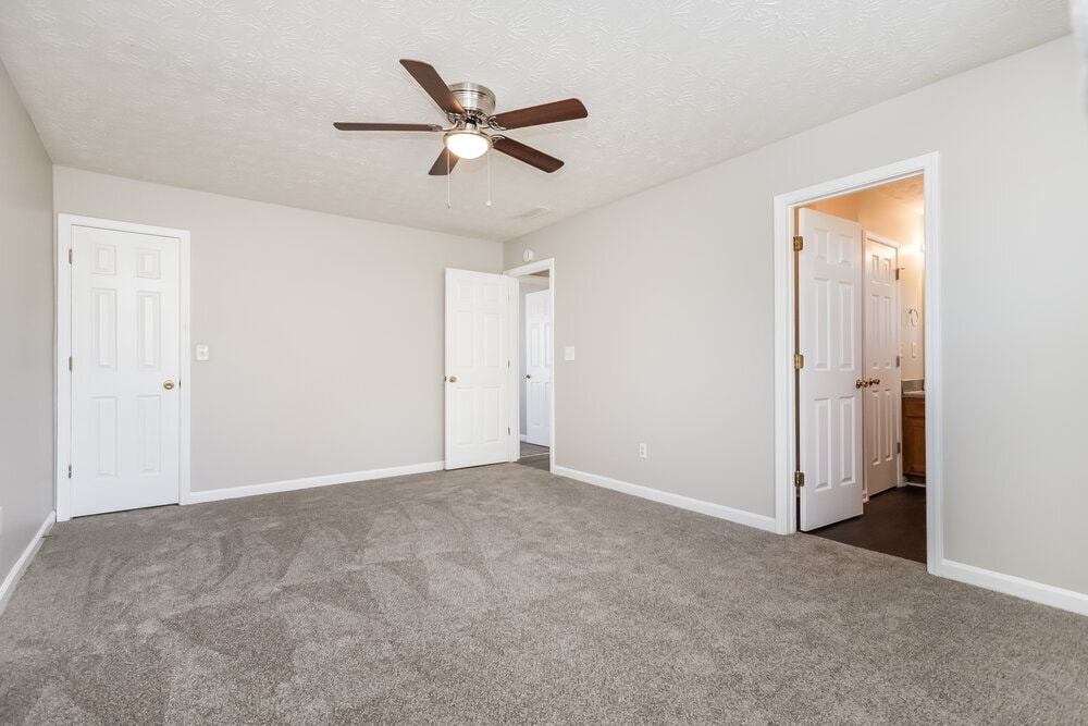 Building Photo - 6075 Flagstaf Walk