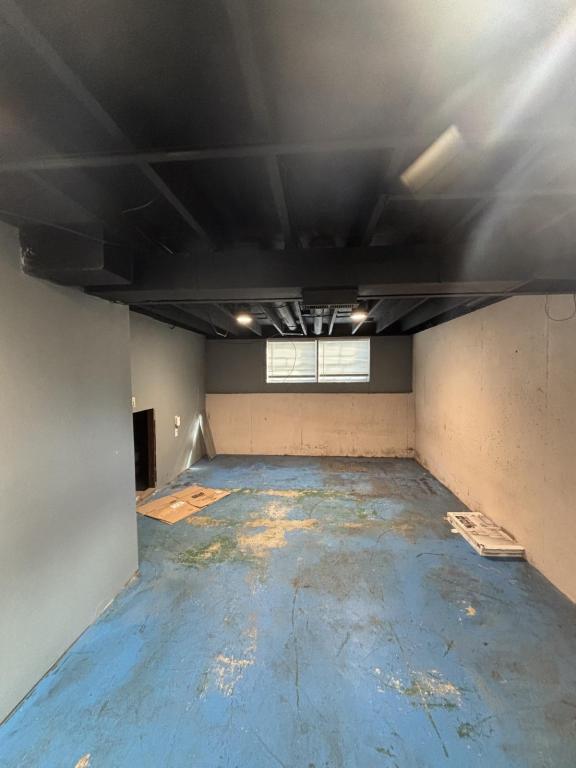 Building Photo - 224 SW Kingscross Rd