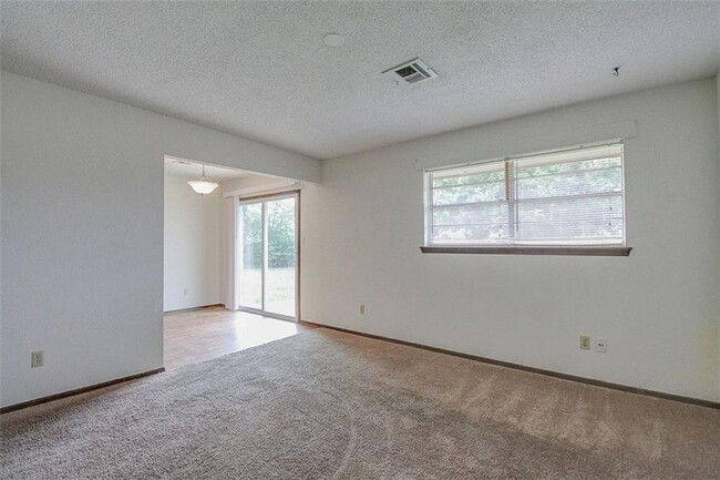 Building Photo - 1502 Briar Meadow Rd