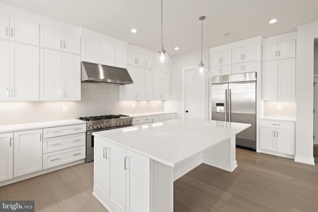 Building Photo - 857 N Manchester St