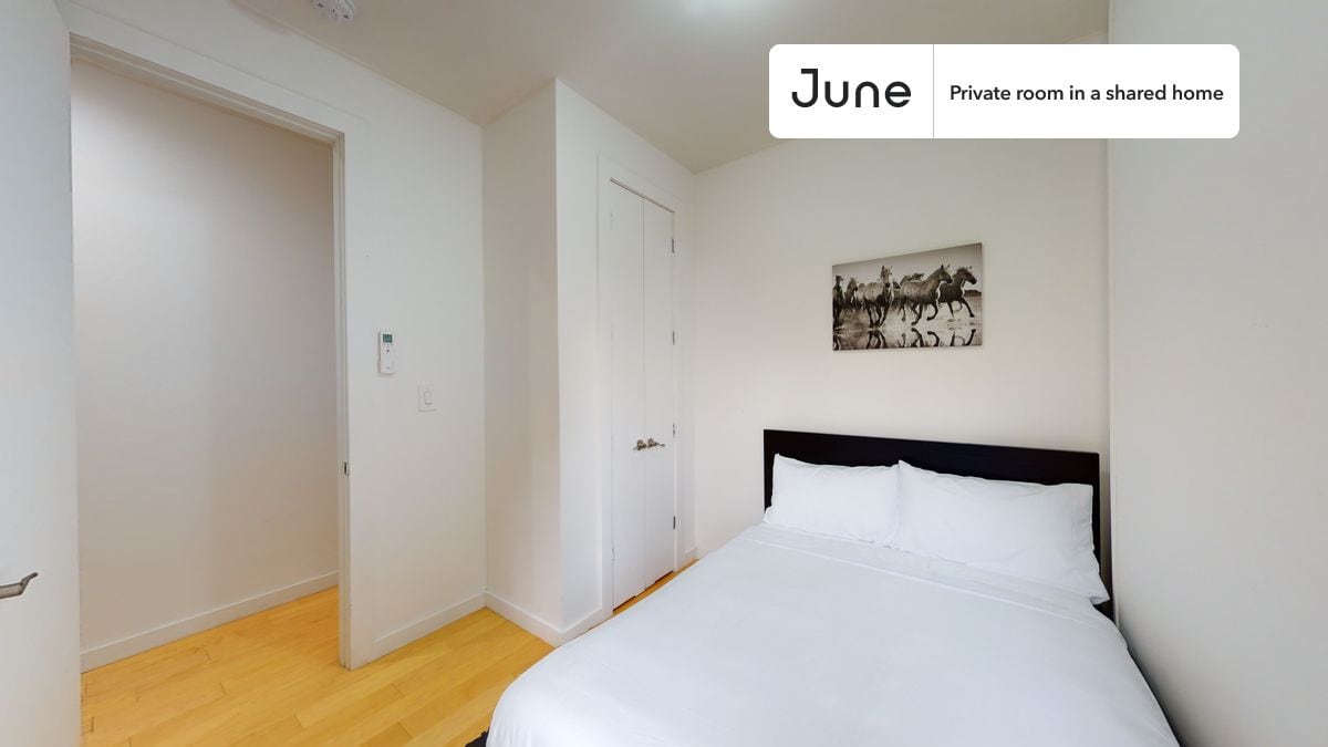 Building Photo - Room in Shared 4 bed/2 bath home