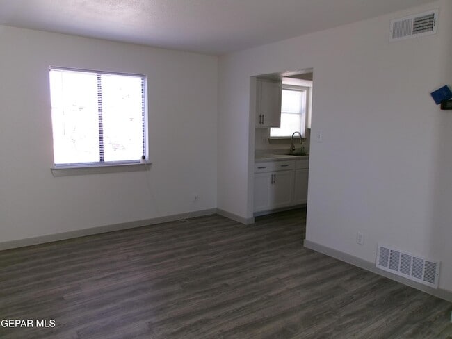 Building Photo - 7013 Echo Cliffs Dr