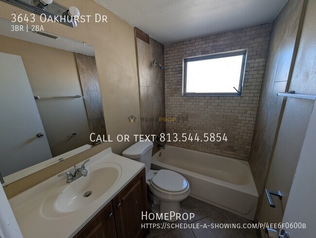 Building Photo - 3643 Oakhurst Dr