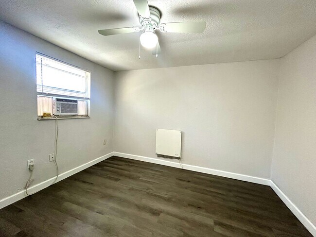 Building Photo - 8220 Krag Dr