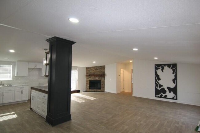 Building Photo - 2232 Dawson Forest Rd E