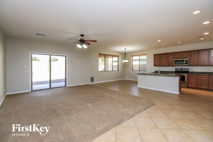 Building Photo - 32874 N Pebble Creek Dr