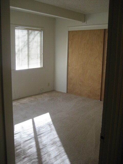 Building Photo - Adeline 615-617