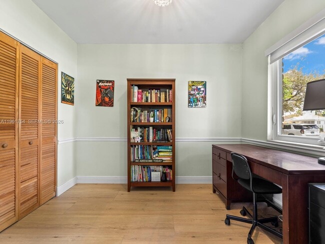 Building Photo - 201 Flagler Dr