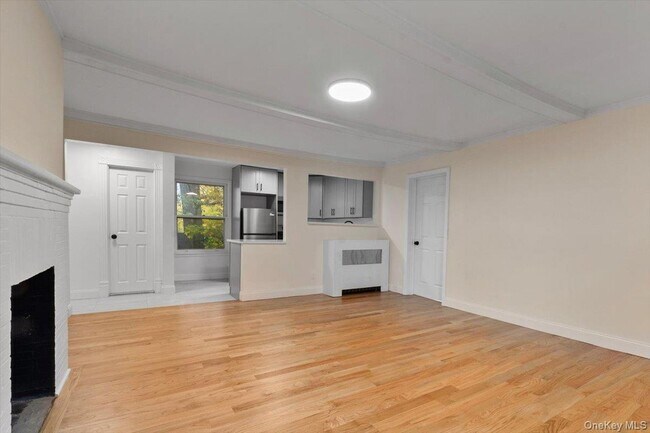 Building Photo - 116 Corlies Ave