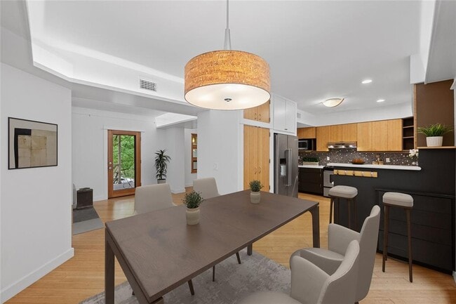 Building Photo - 1227 Hillside Ave