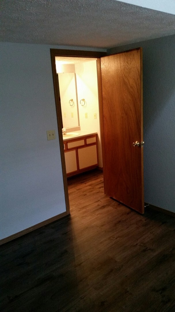 Building Photo - Nice 2 bedroom 2 bath Loft apartment in Br...