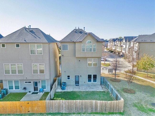 Building Photo - 10218 Spring Shadows Park Cir