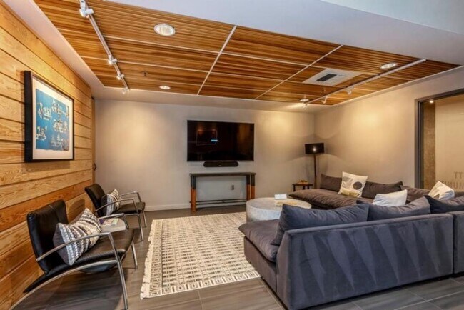Building Photo - 1 bedroom in Seattle WA 98121