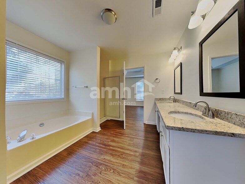 Building Photo - 4504 Insdale Ct NW