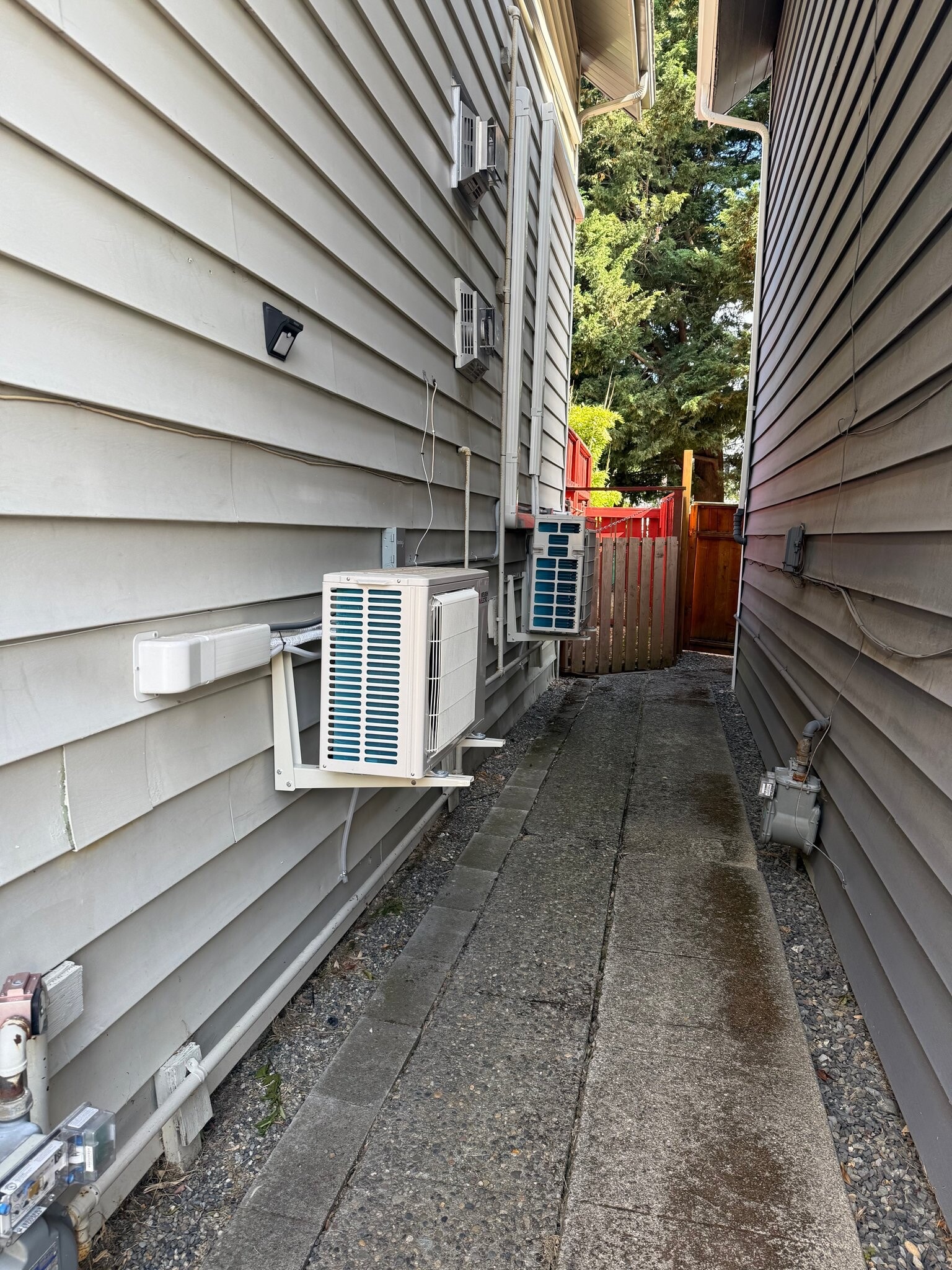 Building Photo - 512 N 79th St