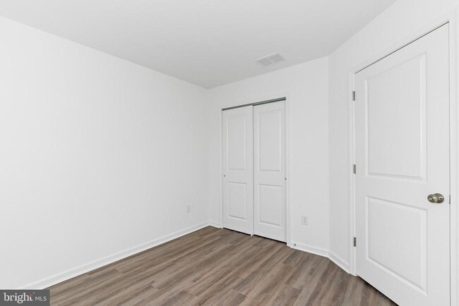 Building Photo - 971 Lorewood Grove Rd