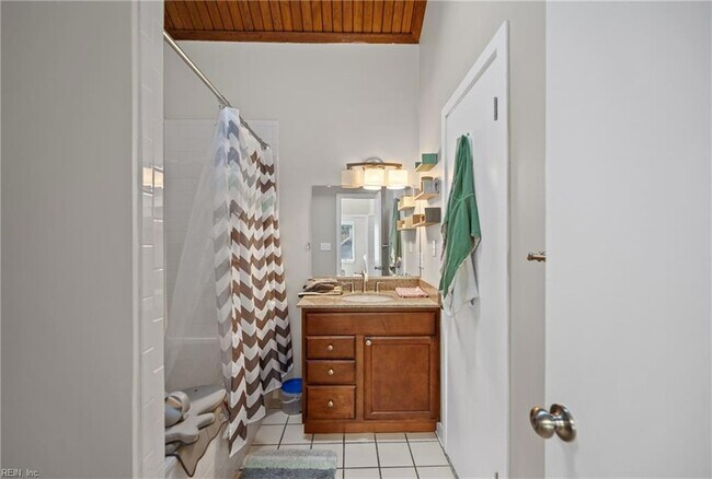 Building Photo - 2304 Bergen Ct