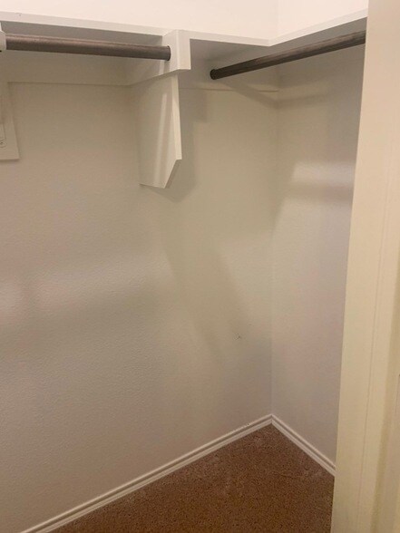 Building Photo - 9933 Beaver Dam Ln