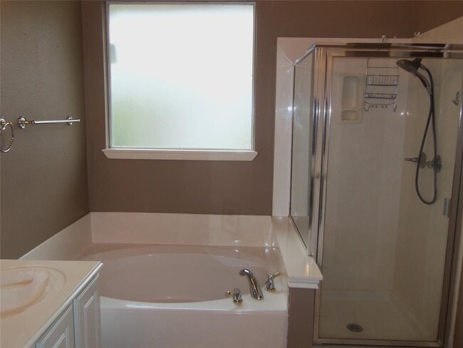 Building Photo - 15848 Garrison Cir