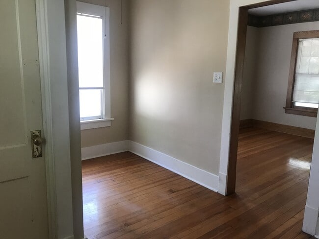 Building Photo - 119 N Normal St